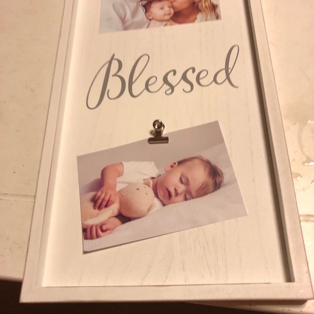 Sentiment  frame - Picture 4 of 12